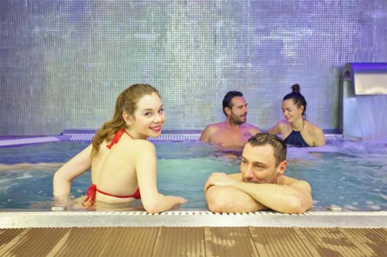 City Center Apartment With Gym & Spa Budapest Eksteriør bilde
